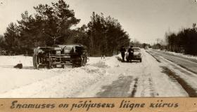 Teedemeeste meenutuste järgi jäid talvised avariid kuni 1965. aastani enamasti autojuhi süüks, kes ei valinud teeoludele vastavat kiirust. Sellest ajast alates hakkasid aga enam süüdlasteks jääma teedemehed, kui teelõik polnud liivatatud või soola-liivaga
