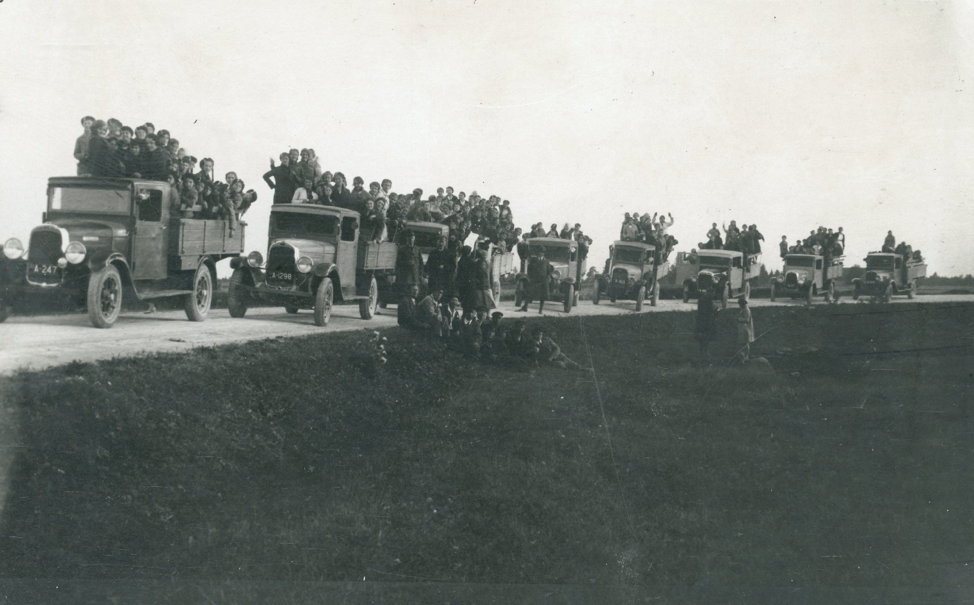 Tallinna Saksa gümnaasiumi tüdrukud ekskursioonil 1933