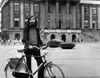 Noor Max van den Berg. Aastakümneid linna arengus kaasa rääkinud mees elab siiani Groningeni kesklinnas ja naudib nüüd oma noorpõlve ideede vilju. Kõik avalikud asutused, sh haigla, poed ja ülikool, on tema kodust jalutuskäigu kaugusel. (Foto: Wikimedia C